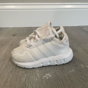 Adidas Toddler Sneakers in White Size 5